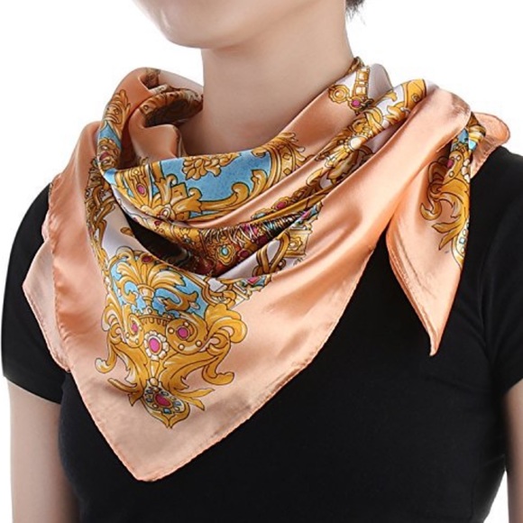 Accessories - 👛 NWT Elegant Baroque Print Silky Square Scarf